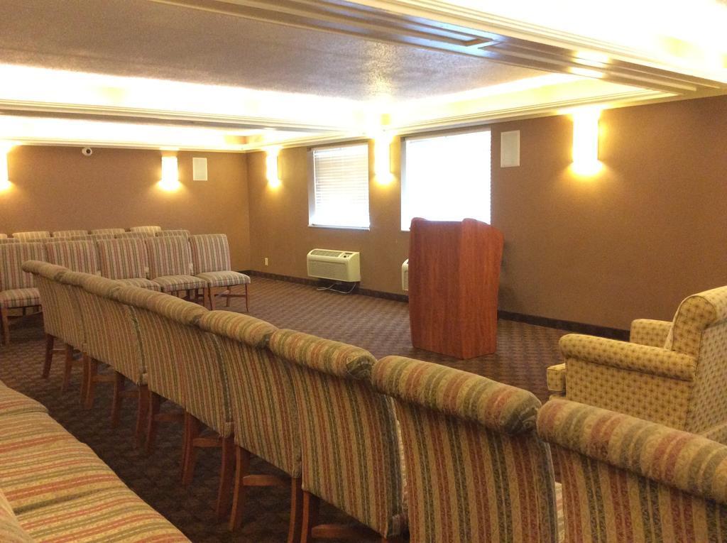Quality Inn & Suites Coliseum Greensboro Εξωτερικό φωτογραφία