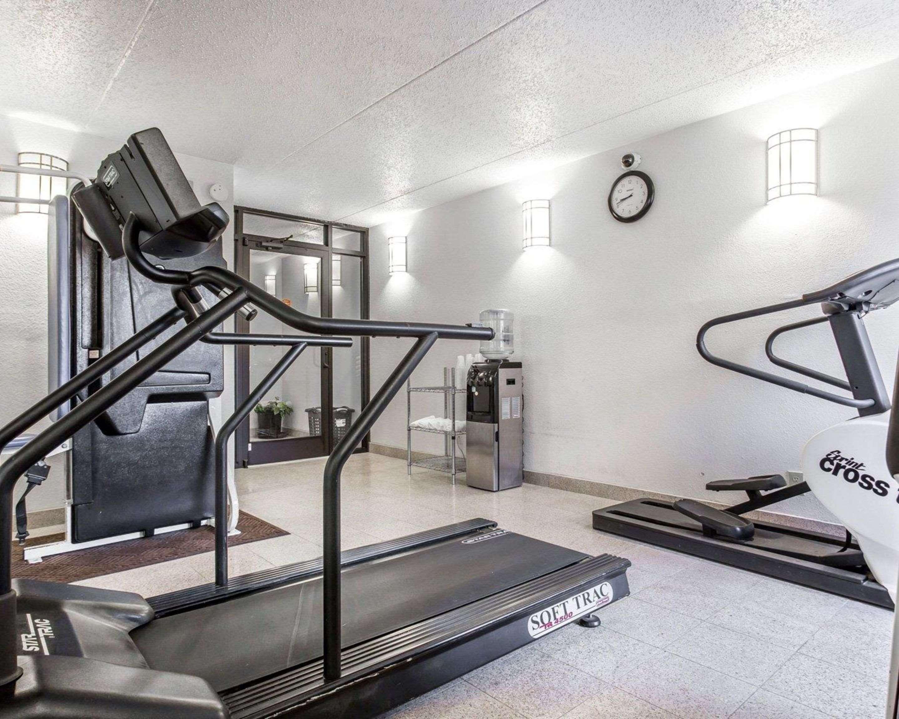 Quality Inn & Suites Coliseum Greensboro Εξωτερικό φωτογραφία
