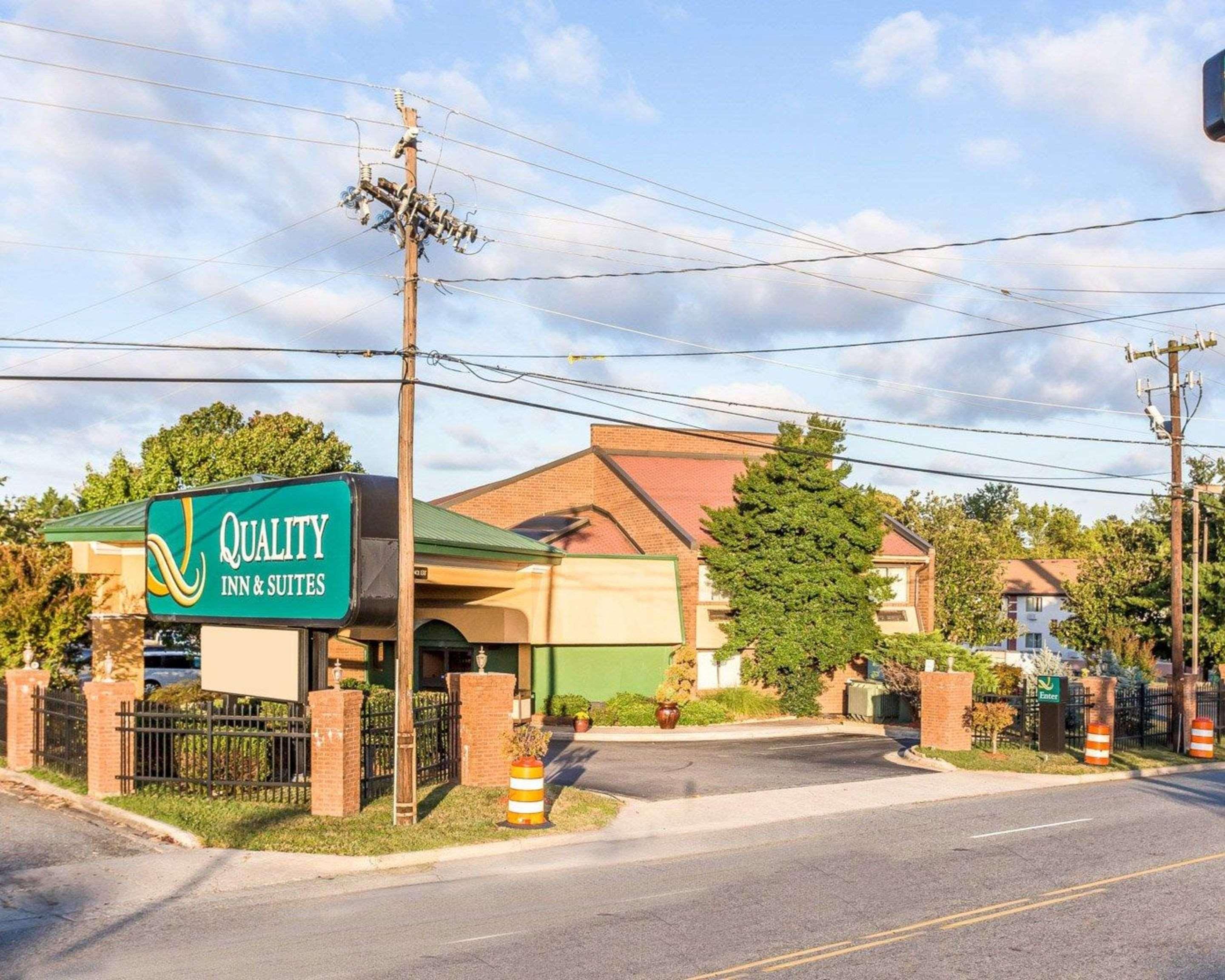 Quality Inn & Suites Coliseum Greensboro Εξωτερικό φωτογραφία