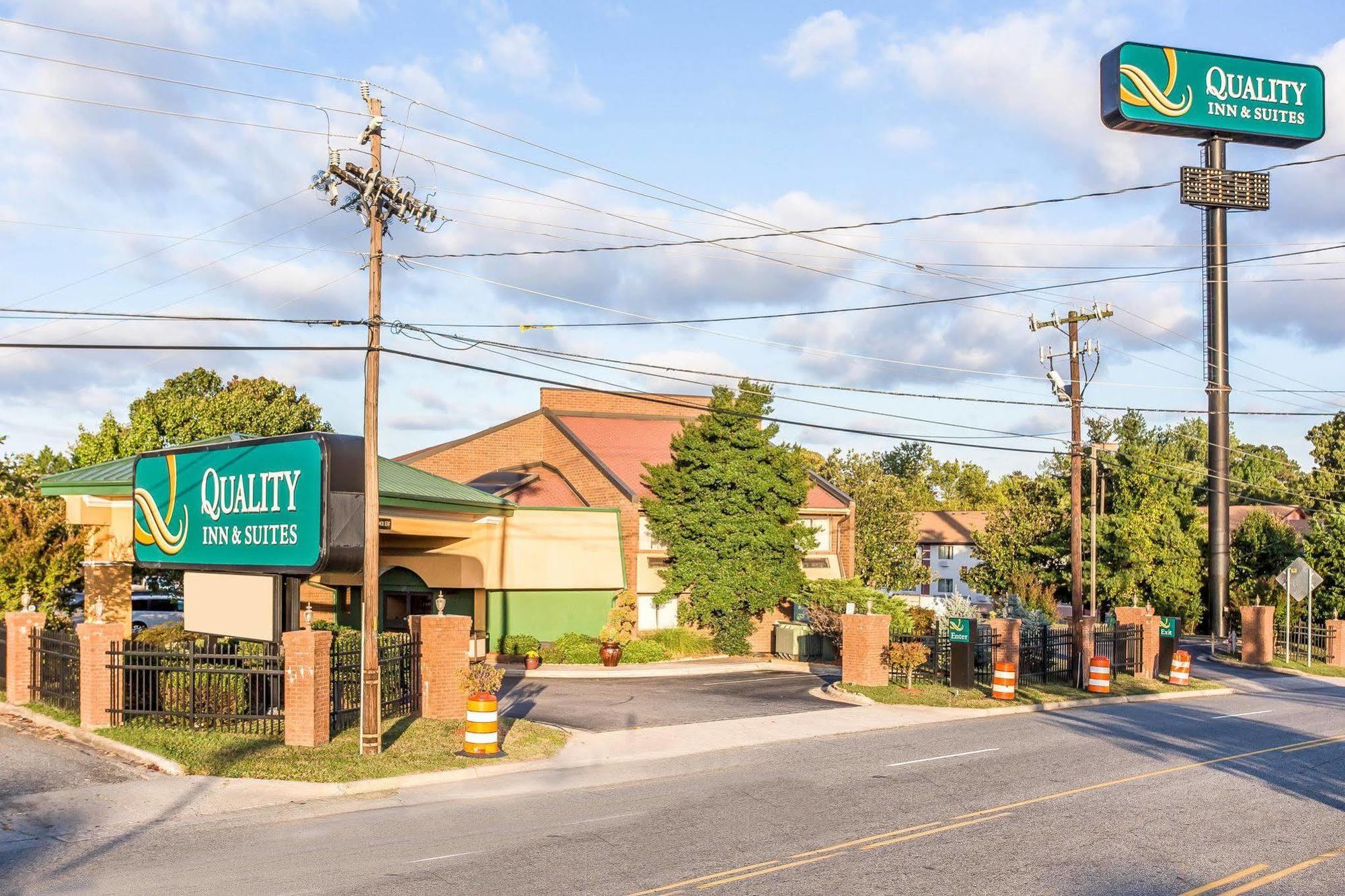 Quality Inn & Suites Coliseum Greensboro Εξωτερικό φωτογραφία